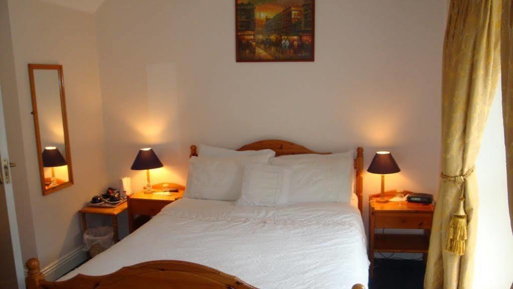 The Blue Door Bed & Breakfast Вексфорд Экстерьер фото